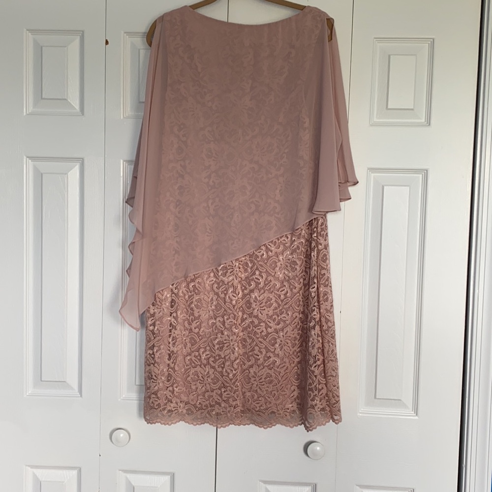 Dress - Picture 3 of 3